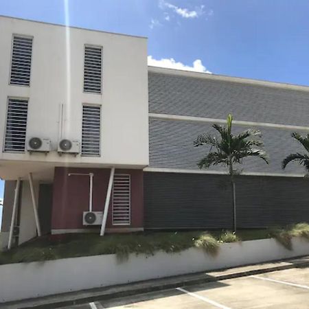 Meuble De Standing Au Coeur Des Commodites Schoelcher Exterior photo
